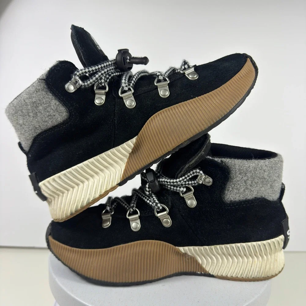Sorel Kids Out N About III Conquest Waterproof Suede Boots Black Size 4